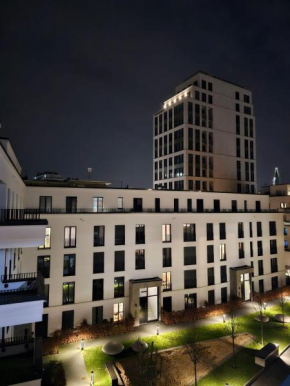 3 rooms 2 bathrooms 2 toilets new apartment center of Düsseldorf underground parking space contactless self check-in